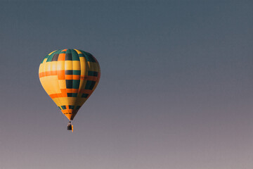 Fototapeta premium hot air balloons - freedom and adventure concept