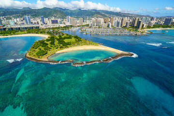 Stunning view of the Honolulu city on a sunny day