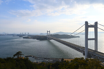 鷲羽山から見た瀬戸大橋と瀬戸内海の島々