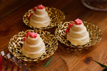 Party sweets in the shape of a cake - Candy to celebrate