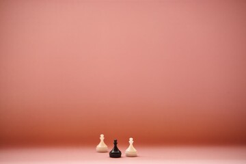 Fototapeta Bierki szachowe które symbolizują ludzi .Szukają pracy i wolnych miejsc. Zasoby ludzkie. Wykonawcy i pracownicy. Rekrutacja specjalistów i fachowców obraz