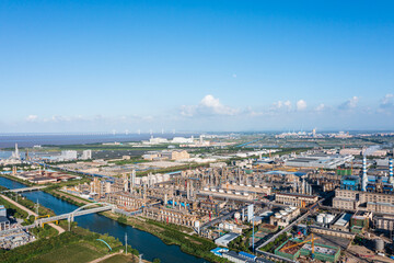 Obraz premium chemical plant in city