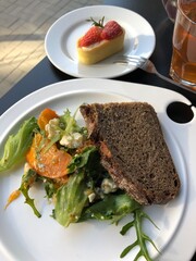 sandwich with salmon