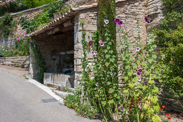 Fototapeta na wymiar Brunnenhaus, Provence