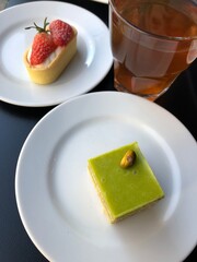 cheesecake with strawberries