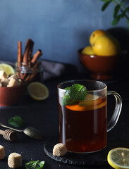 Black tea with lemon and honey	