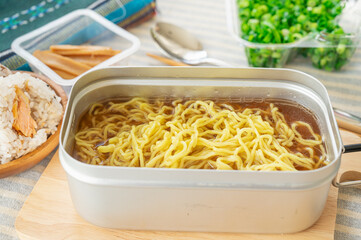 メスティンで作る醤油ラーメン
