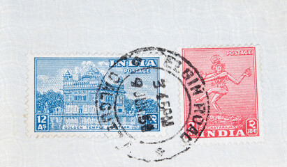 briefmarke stamp vintage retro alt old gestempelt used frankiert cancel India Golden Temple Amritsar blau blue rot red Nataraja Tanz Gott Shiva god
