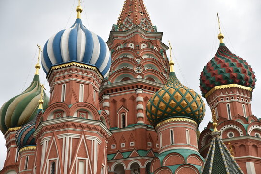 Clochers &agrave; bulbe de Saint-Basile &agrave; Moscou. Russie