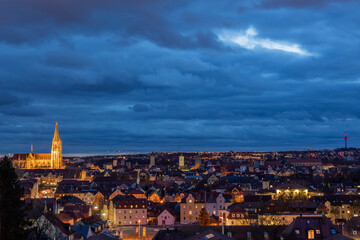 Fototapeta na wymiar Regensburg panorama at night