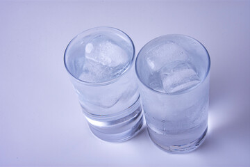 グラスに注いだ水