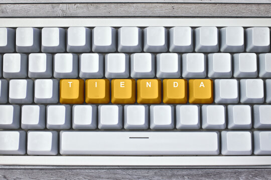 Teclado blanco con palabra tienda