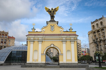 Fototapeta na wymiar Independence Monument in Maidan Nezalezhnosti in Kiev, Ukraine