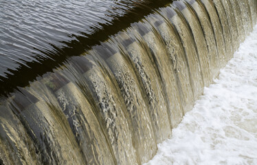 Flusswehr, Wasserkraftanlage