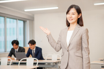 ビジネスウーマン
