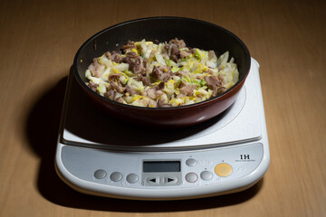 IH調理した白菜と豚肉の炒め物