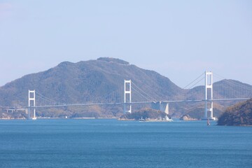 大角海浜公園から見た来島海峡大橋　愛媛県今治市　コピースペースあり