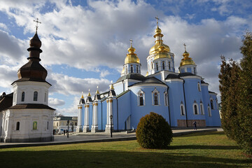 Fototapeta na wymiar St. Michael's Golden-Domed Monastery with blue facade, beautiful church in historic centre of Kyiv, Ukraine