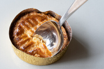 ガレットブルアンヌとスプーン（上から）