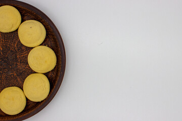 Few pieces of lemon cookies with cream filling
