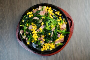 ベーコンとほうれん草のソテー