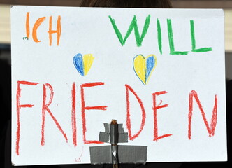 Schild auf einer Ukraine-Demo: 
