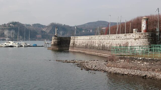 Veduta di Angera in Italia