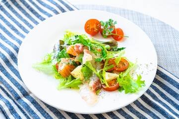 生サーモンと鯛のカルパッチョ