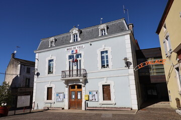La mairie du village, ville de Cuisery, département de Saône et Loire, France