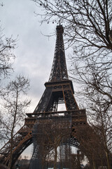 Fototapeta na wymiar Foto de la Torre Eiffel en París, Francia