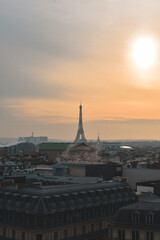 Foto del atardecer en París con la Torre Eiffel, Francia