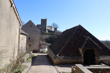 Fototapeta na wymiar La place de la halle dans le village médiéval de Brancion, ville de Martailly Les Brancion, département de Saône et Loire, France