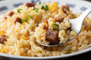 パラ、ふわ、しっとりの美味しいチャーハン