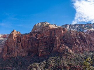 Colorful View of the IMpressive Zion National Park PEaks in a Clear Sunny Day