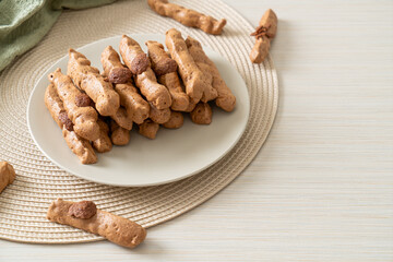chocolate meringue stick on plate