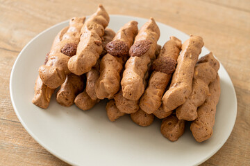 chocolate meringue stick on plate