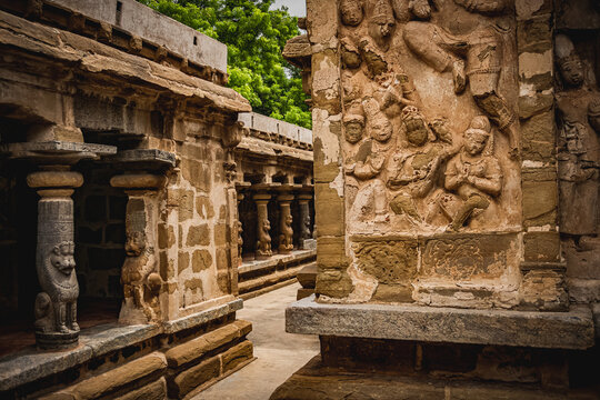 Thiru Parameswara Vinnagaram or Vaikunta Perumal Temple is a temple dedicated to Vishnu, located in Kanchipuram in the South Indian state of Tamil Nadu - One of the best archeological sites in India
