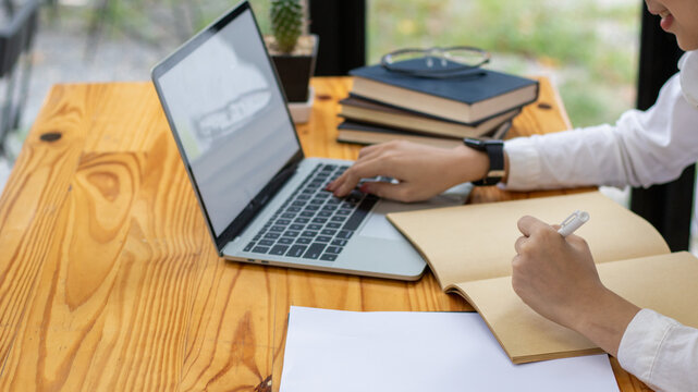 Businessmen and consultants gathered together to summarize the annual results to gain insights into sales after consulting and adjusting the business plan as needed. Business Consulting Ideas