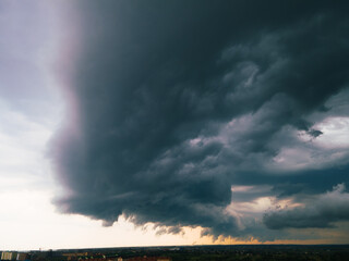 Obraz na płótnie Canvas overcast stormy clouds over the city