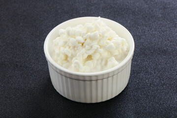 Dietary granulated cottage cheese for breakfast