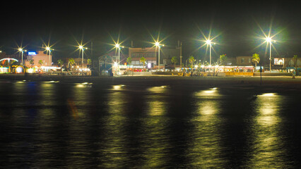 Fototapeta na wymiar Zone portuaire à Port-la-Nouvelle, en pleine nuit