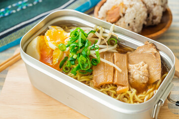 メスティンで作った醤油ラーメン