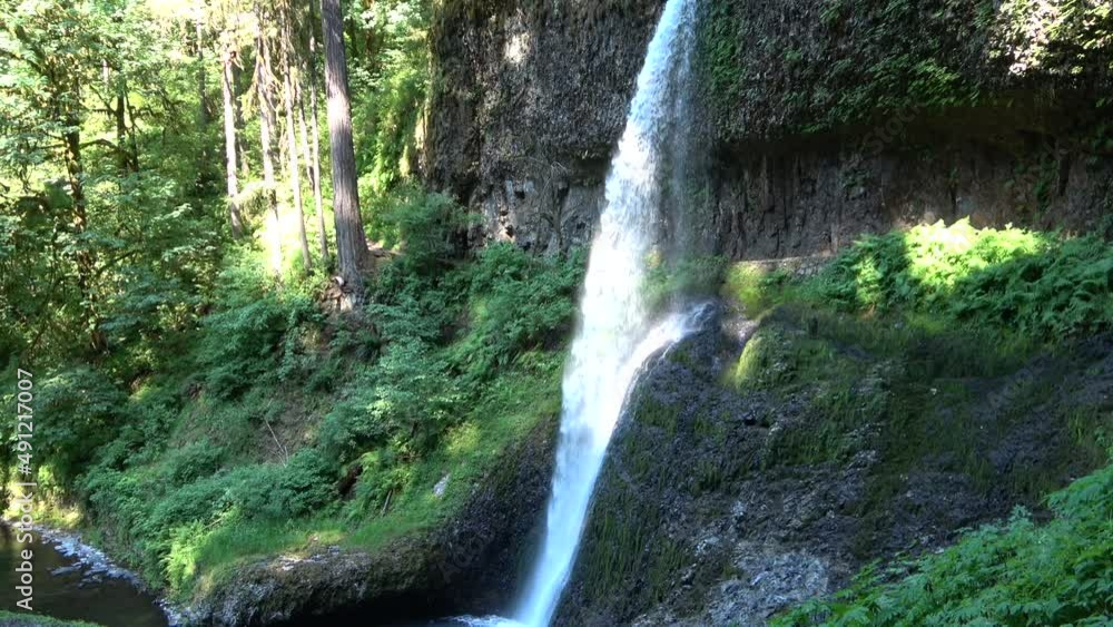 Wall mural Middle North Falls in the Silver Falls State Park, Oregon