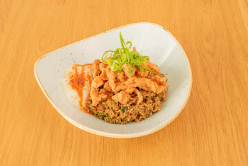 The Chow Fan recipe with chicken or Chinese-style fried rice has all the traditional flavors of oriental cuisine. Prepare with soy sauce, fresh ginger and crushed garlic,