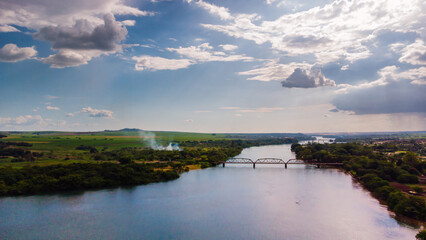 Ponte antiga da cidade de Delta em Minas Gerais, ponte sobre o rio grande