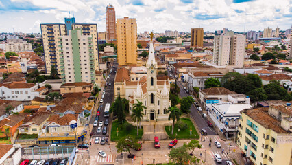 Igreja catedral, igreja tradicional de uma cidade