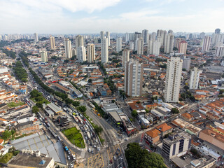 Fototapeta na wymiar East Zone of São Paulo - metropole - Salim Farah Maluf avenue