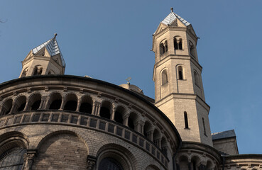 Ostchor der romanischen Kirche Sankt Aposteln in Köln