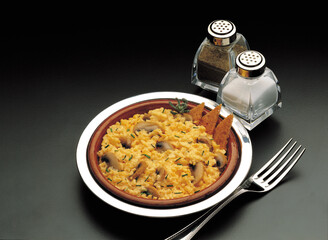 Guiso de pasta con champiñones
