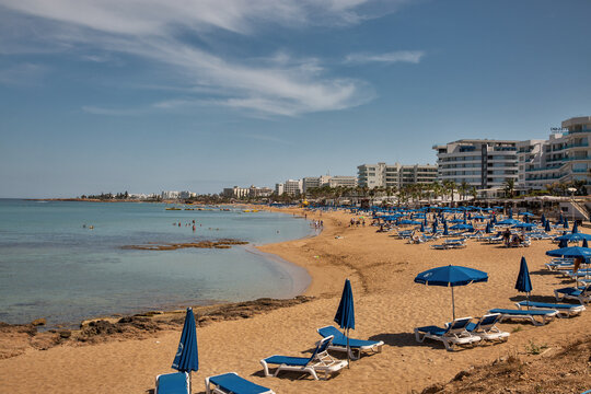 Schirmfassade Bilder Durchsuchen 10,680 Archivfotos,